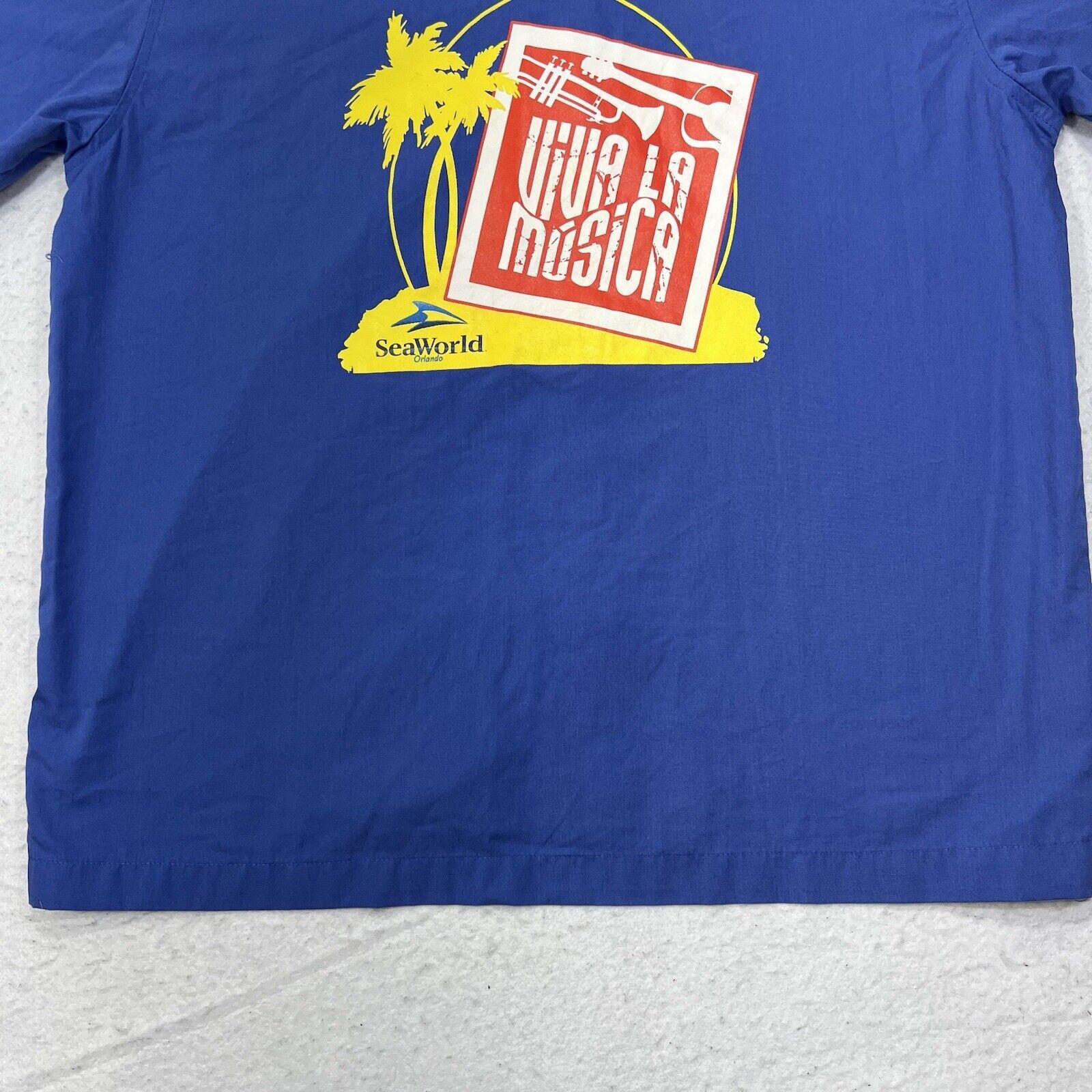 Vintage SeaWorld Viva La Musica Button Front Employee Shirt Size US L / EU 52-54 / 3 - 11 Thumbnail