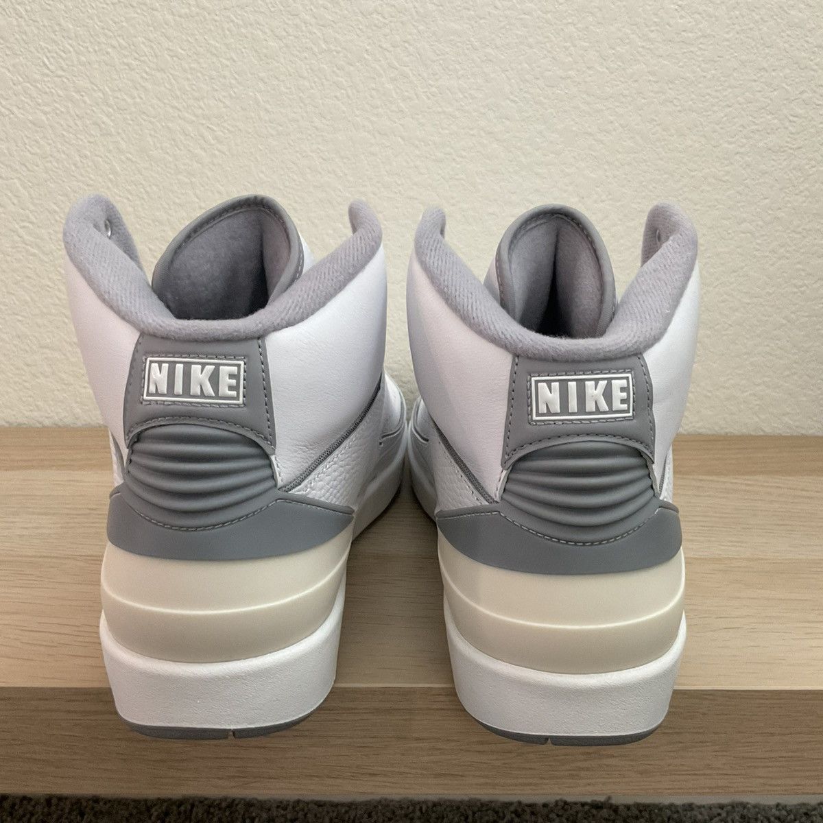 Nike Jordan 2 Retro Size US 11 / EU 44 - 2 Thumbnail