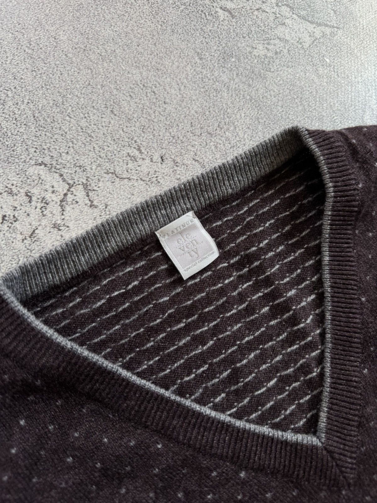 Eleventy Eleventy Cashmere V Neck Sweater Printed Platinum Size L Size US L / EU 52-54 / 3 - 3 Thumbnail