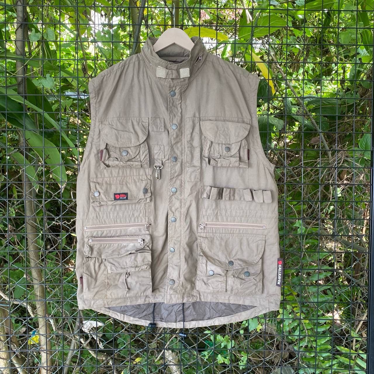 Fjallraven Vtg Faded Fjallraven Multipocket Outdoor Vest Size US M / EU 48-50 / 2 - 1 Thumbnail