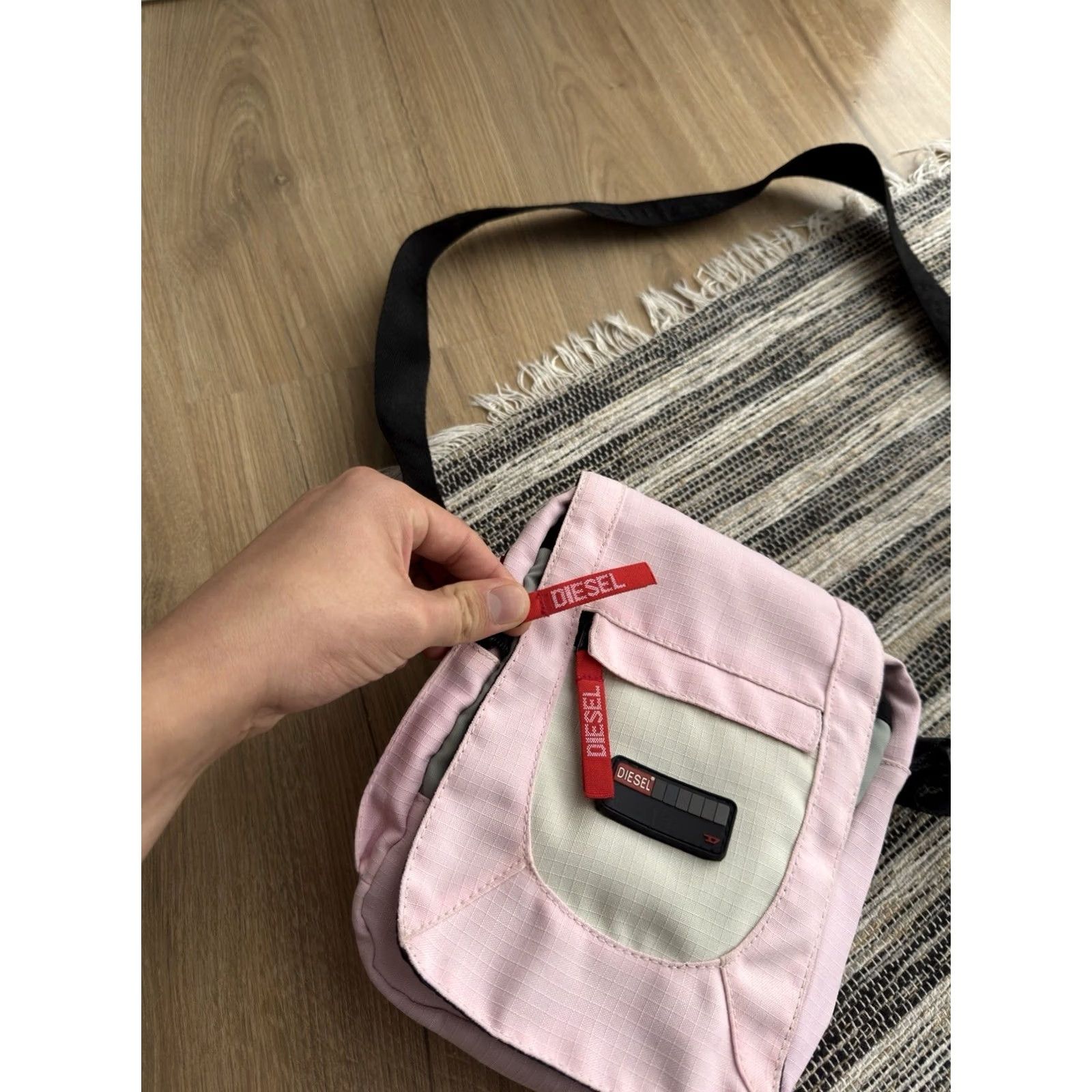 Diesel VINTAGE Diesel Crosboddy Rare Pink Shoulder Bag - Y2K Sling Massenger Bag, Unisex Adults, Medium Size ONE SIZE - 4 Thumbnail