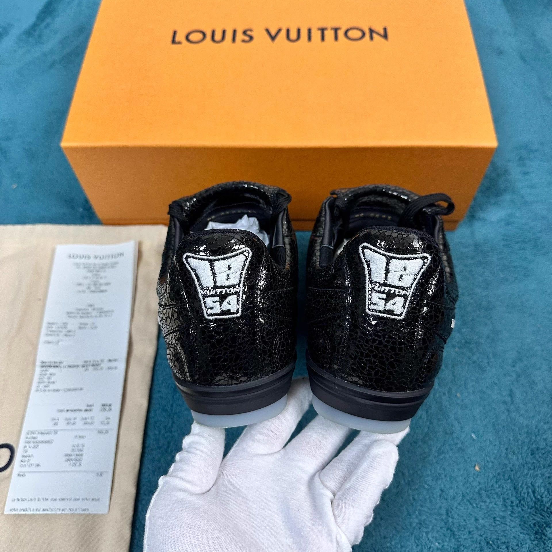 Louis Vuitton LV Footprint Soccer Patent Low-Top Sneakers Black Size US 8 / IT 38 - 4 Thumbnail