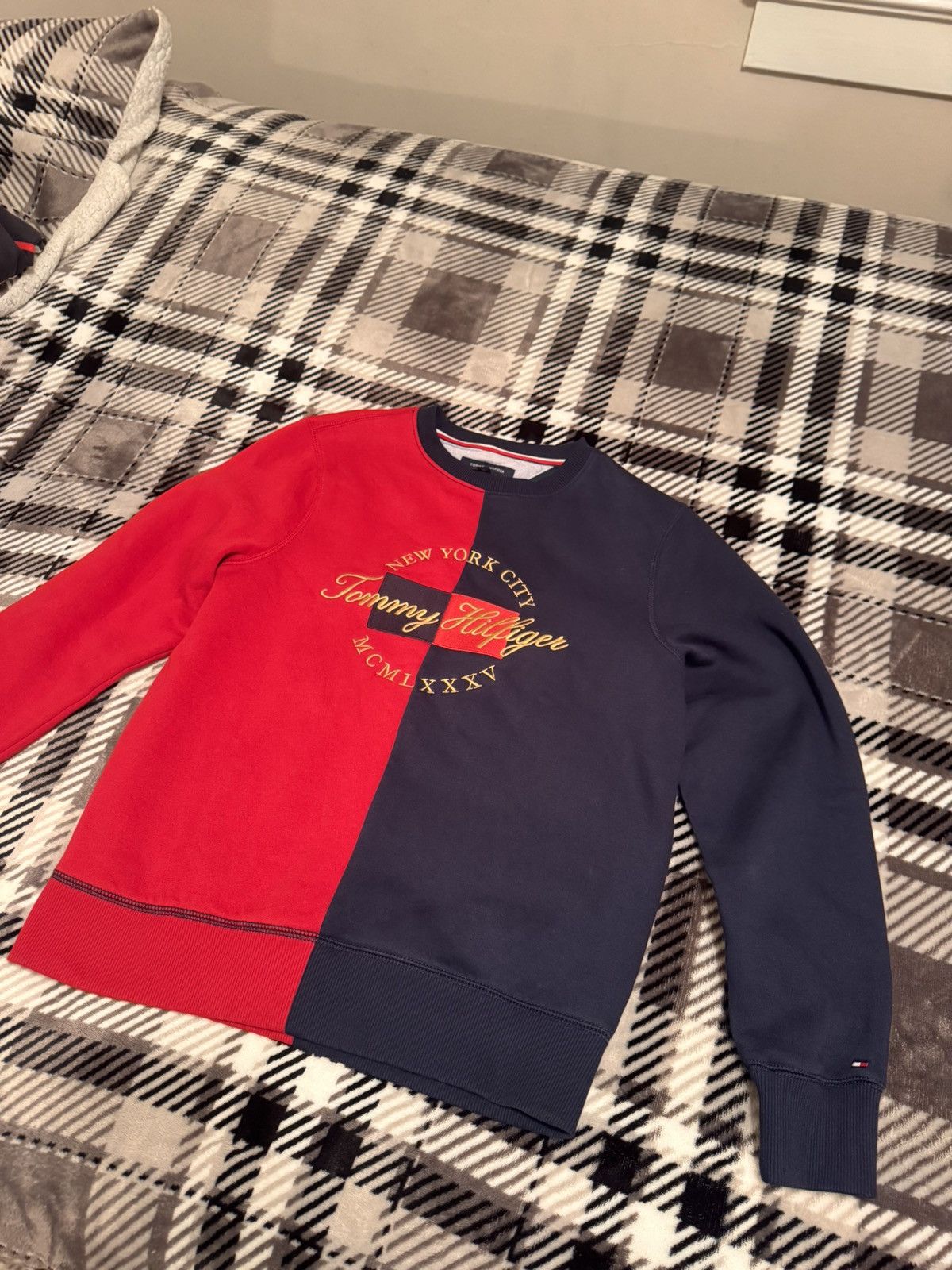 Tommy Hilfiger Tommy Hilfiger New York City embroidered crewneck sweatshirt Size US XS / EU 42 / 0 - 2 Thumbnail
