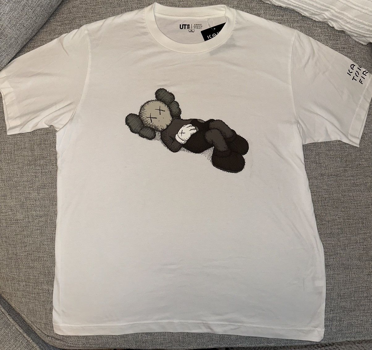 KAWS x Uniqlo Tokyo First T-shirt White (Asia Sizing)