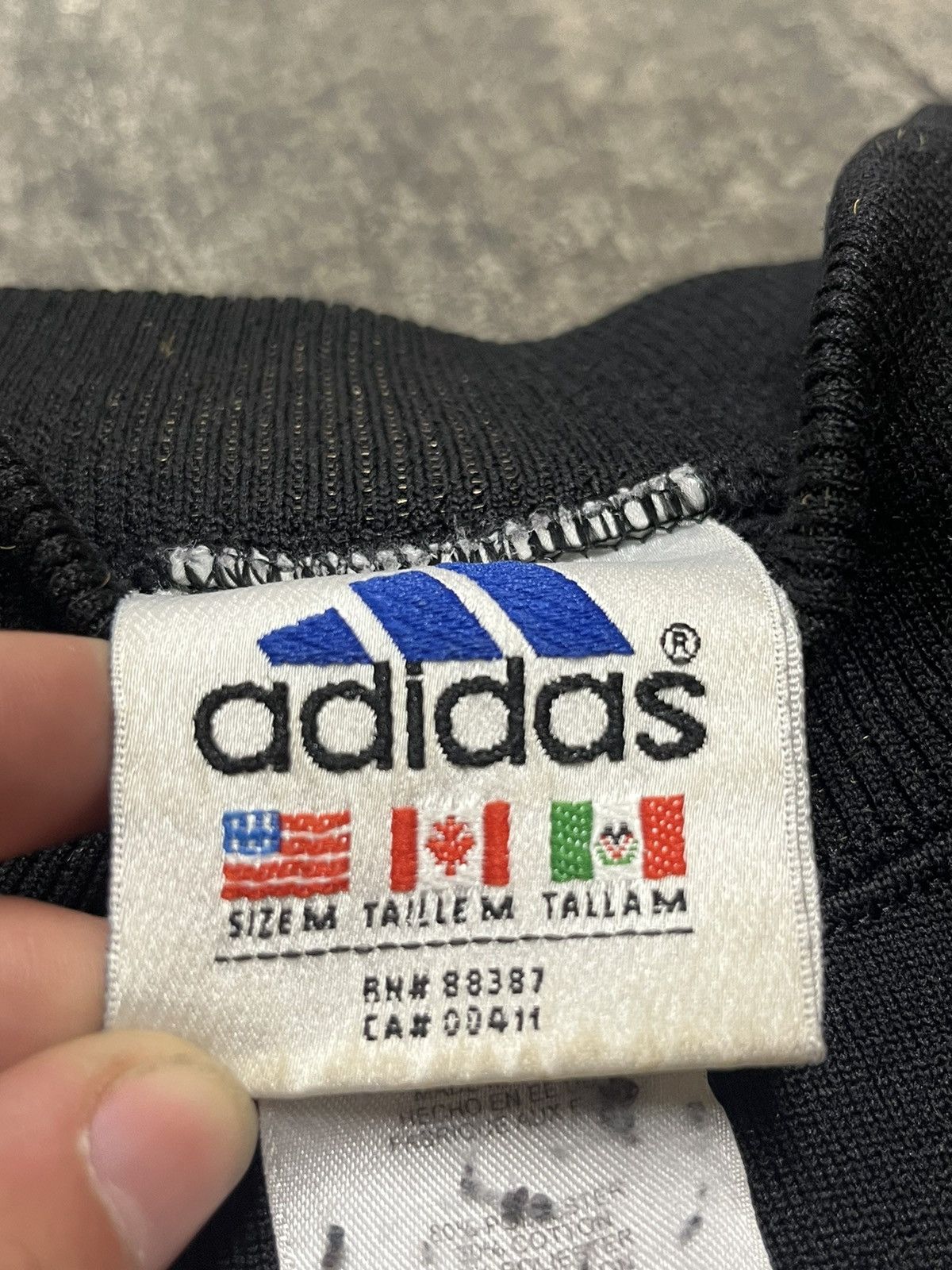 Adidas × Vintage Adidas vintage boxy fit crewneck sweatshirt hype rare sporty Size US M / EU 48-50 / 2 - 6 Thumbnail