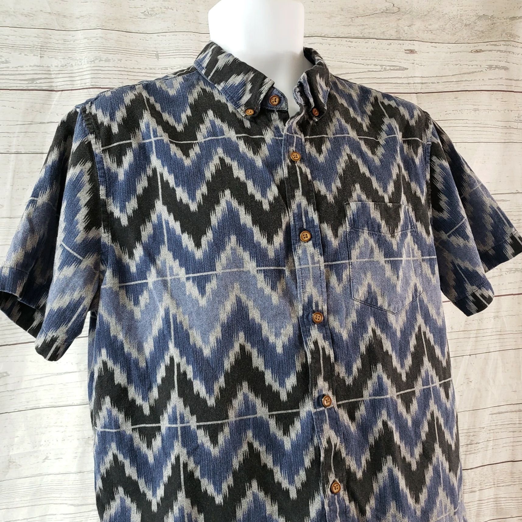 American Eagle Outfitters VINTAGE American Eagle Shirt Mens Button Front Sz Large Classic Front Blue Black Chevron Size US L / EU 52-54 / 3 - 2 Thumbnail