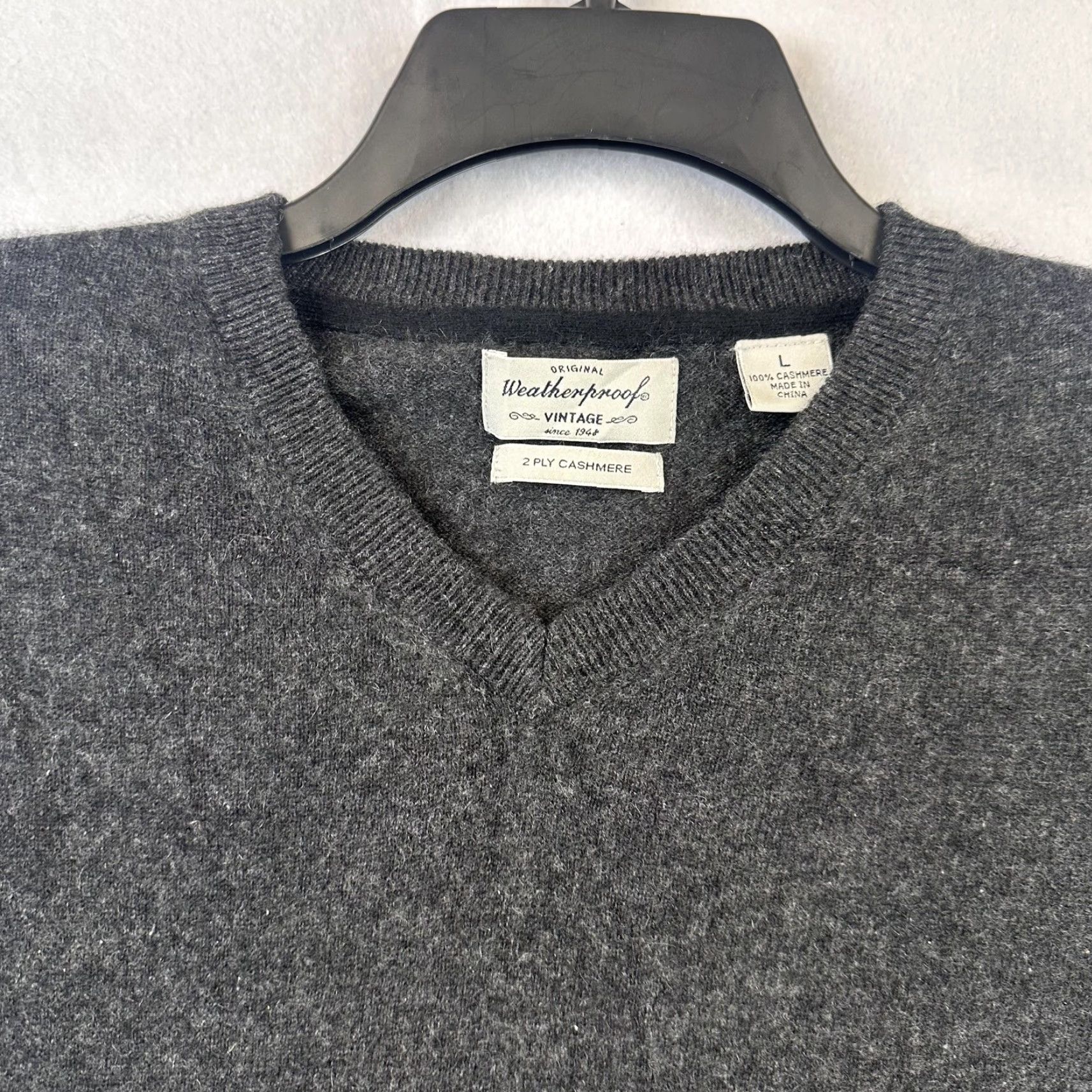 Weatherproof Weatherproof Mens Large 2 Ply Cashmere Knit Sweater Gray V-Neck Crewneck Classic All Seasons Lightweight Knit - Holiday? Size US L / EU 52-54 / 3 - 3 Thumbnail