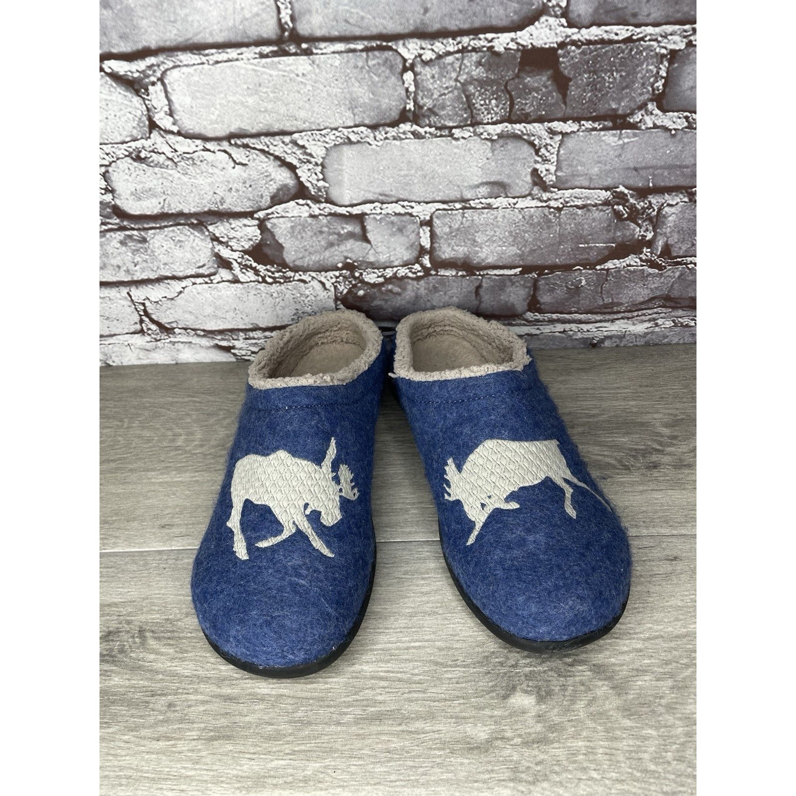 L.L. Bean LL Bean Daybreak Scuffs Blue Moose Motif Wool Clog Slippers Size US 10 / IT 40 - 2 Thumbnail