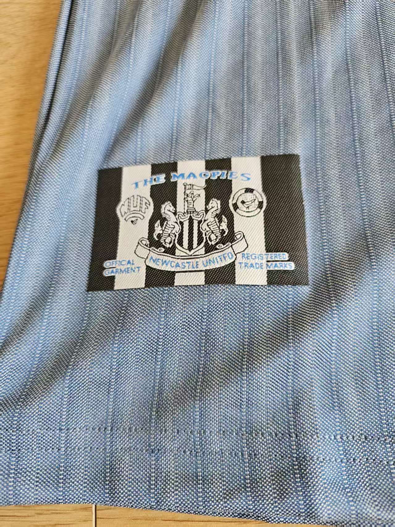 Other 1995 1996 Newcastle United #9 Alan Shearer Jersey Size US XXL / EU 58 / 5 - 3 Thumbnail