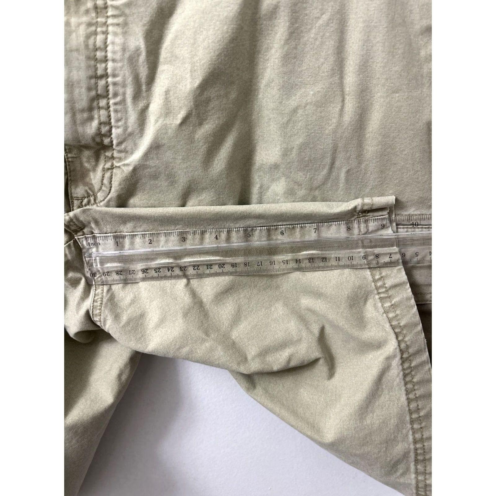Vintage VINTAGE? No. LL Bean Cargo Shorts Mens 44 Tan Comfort Waist 9" Cargo Pocket 100% Cotton Khaki Short Size US 44 / EU 60 - 6 Thumbnail