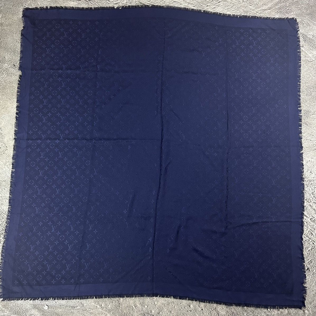 Louis Vuitton Louis Vuitton scarf navy cashmere monogram long Size ONE SIZE - 6 Thumbnail