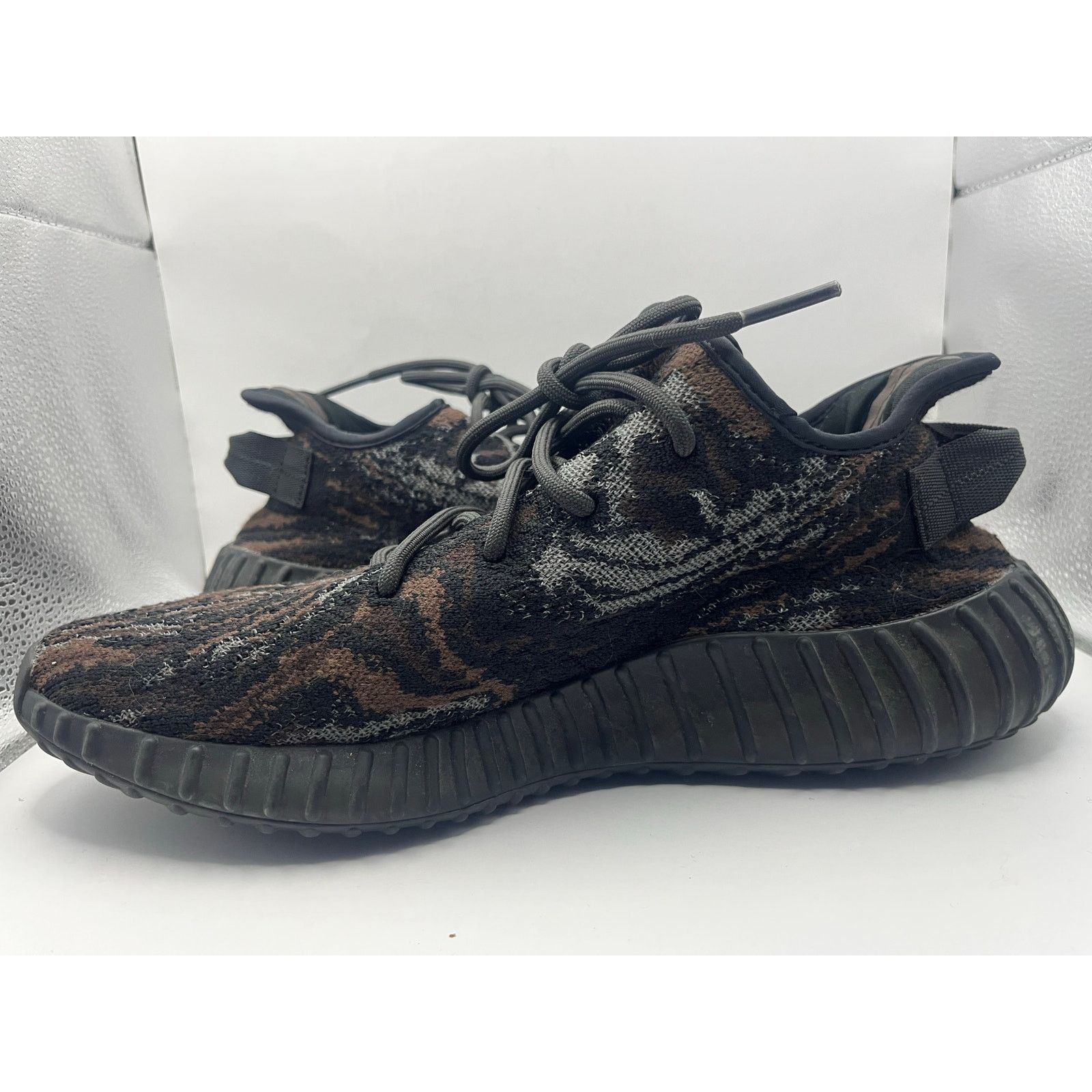 Adidas Adidas Yeezy Boost 350 V2 Black Sneaker MX Rock Mens USED Size US 11 / EU 44 - 3 Thumbnail