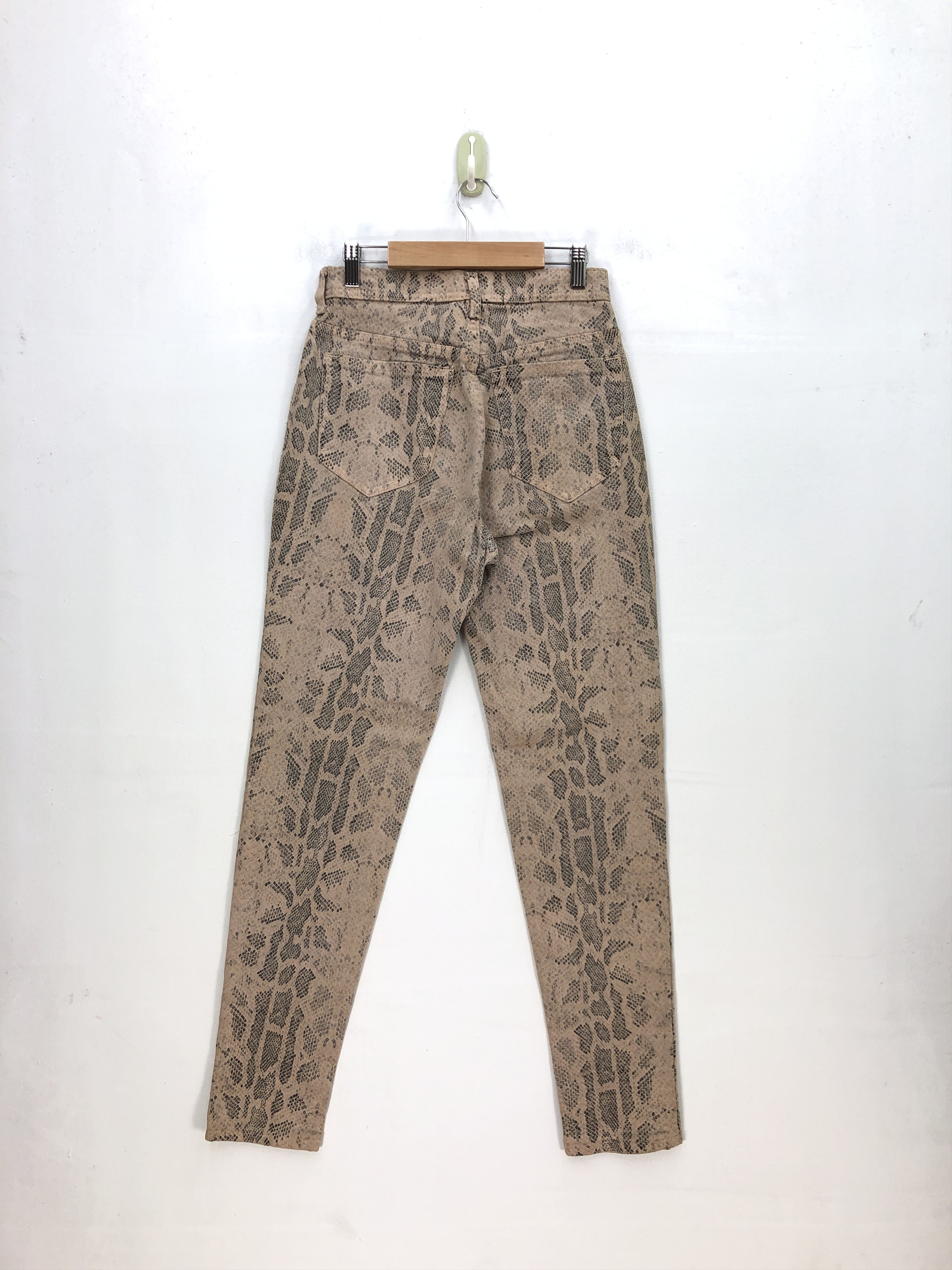 Japanese Brand Vintage Snake Skin Jeans Canadian Snake Skin Denim Pants Size 26" / US 2 / IT 38 - 2 Thumbnail