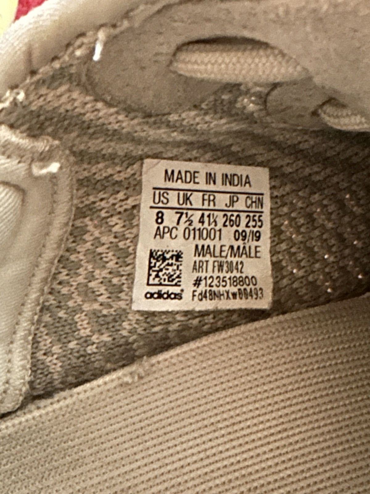 Yeezy Yeezy 350 V2 Citrin Non-Reflective Size US 8 / EU 41 - 5 Thumbnail