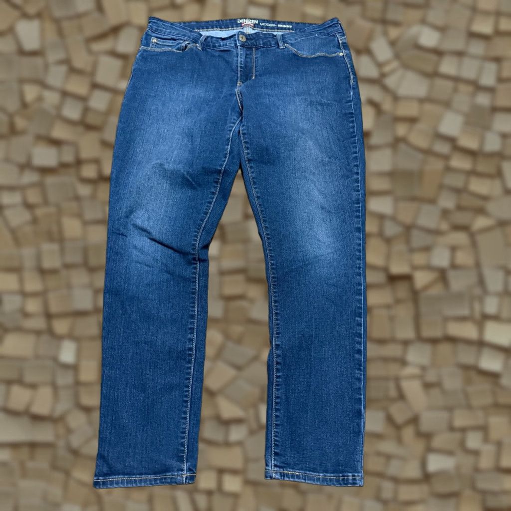 Levi's Levi's Jeans Women 16M Blue Denim Modern Skinny Denizen Regular Rise 5-Pocket Stretch Inseam 27in XS? Size 38" / US 16 / IT 52 - 1 Thumbnail