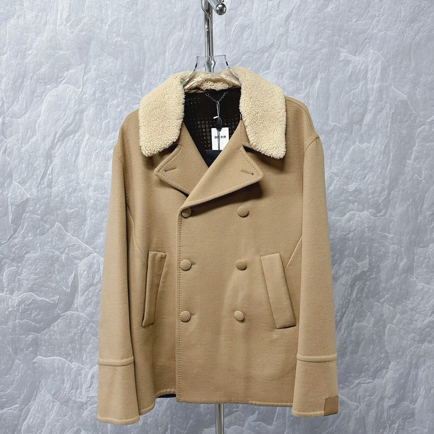 Louis Vuitton louis vuitton double-breasted wool coat Size US XL / EU 56 / 4 - 1 Thumbnail