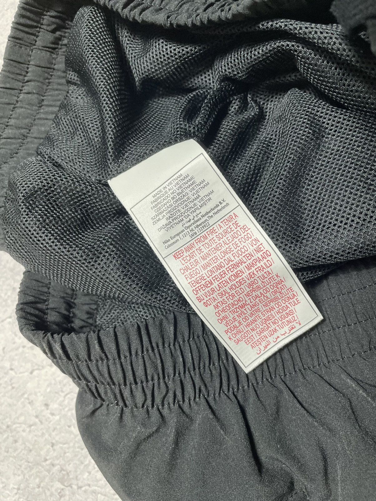 Nike Vintage Nike Drill Track Pants Nylon Y2K style Swoosh Hype Size US 38 / EU 54 - 8 Thumbnail