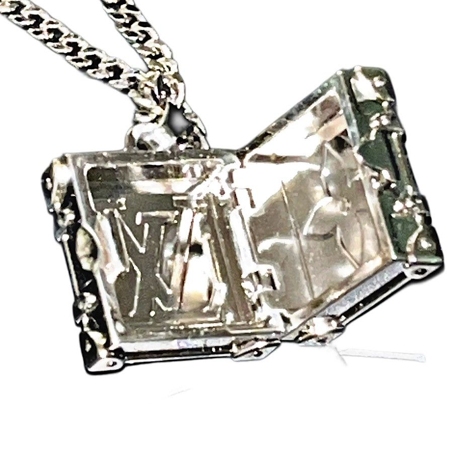 Louis Vuitton Authentic Louis Vuitton Rare Monogram Trunk Pillbox Necklace Size 28 - 6 Thumbnail