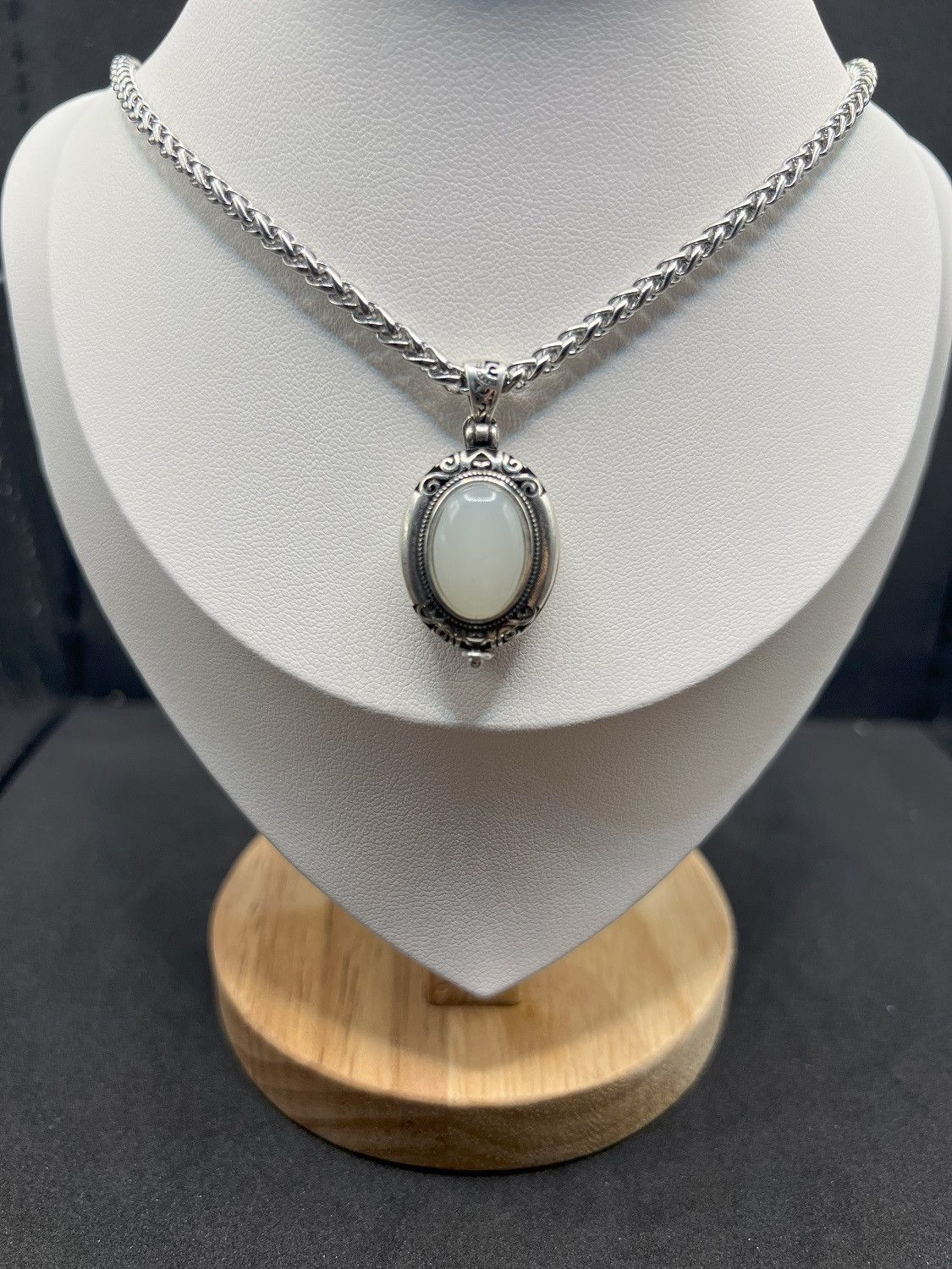 Jewelry White Jade Drop Chain Necklace Size ONE SIZE - 3 Thumbnail