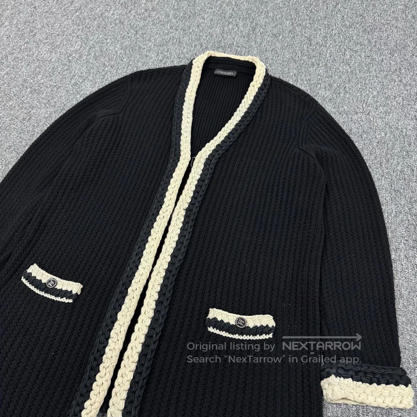 Chanel Chanel Black and white color combination; knitted cardigan Size L / US 10 / IT 46 - 4 Thumbnail