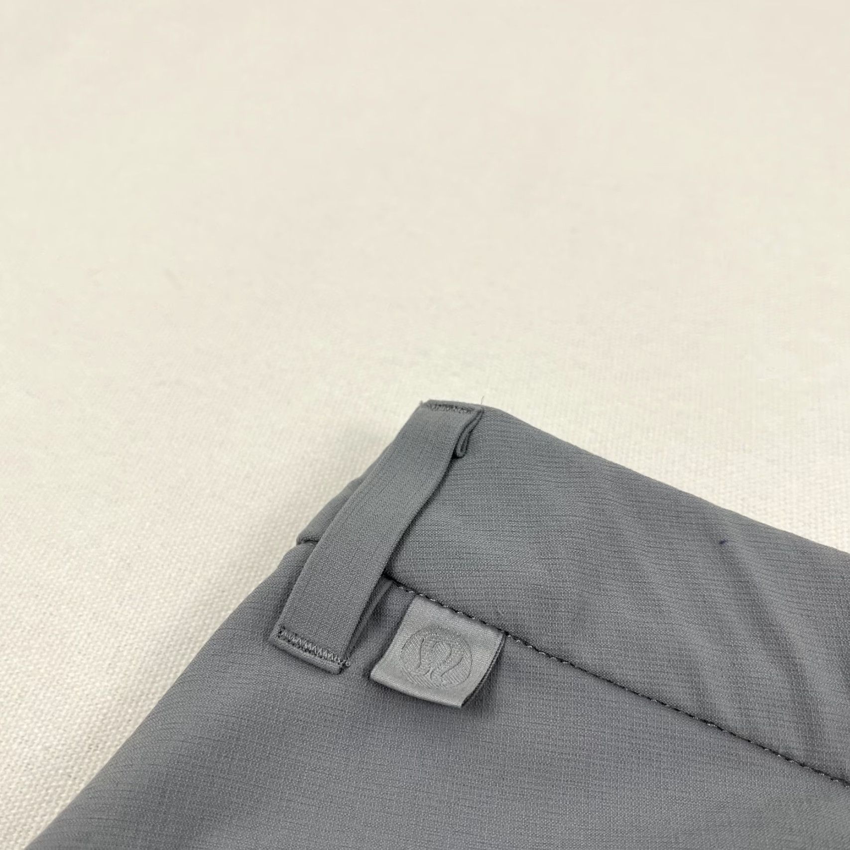 Lululemon Lululemon Commission Pants Mens 38 x 28 Gray 5-Pocket Chino Business Travel Office Golf Casual Classic Slim Tapered Front Flat 5-Pocket Size US 38 / EU 54 - 3 Thumbnail