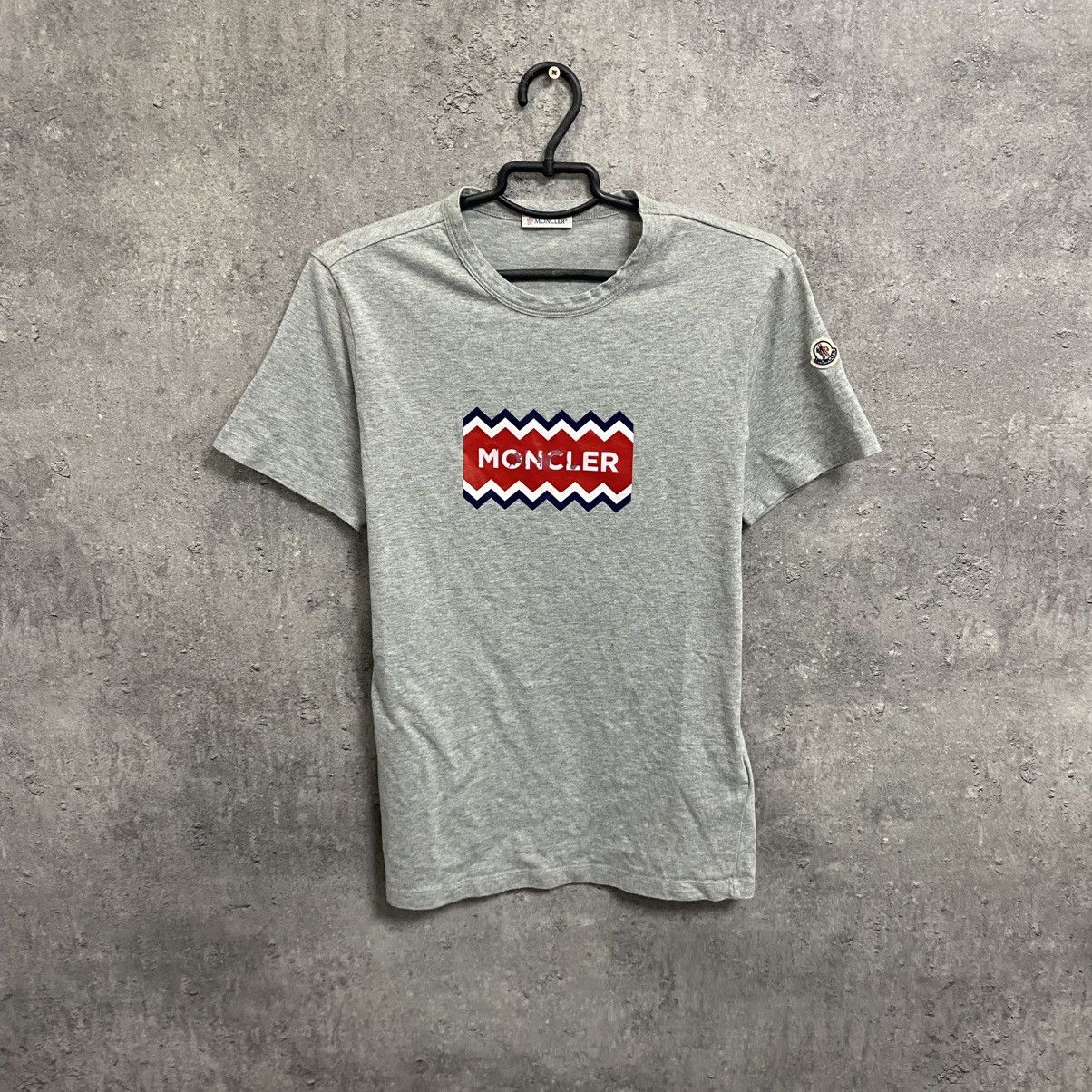Moncler Moncler T-Shirt Size US S / EU 44-46 / 1 - 1 Thumbnail