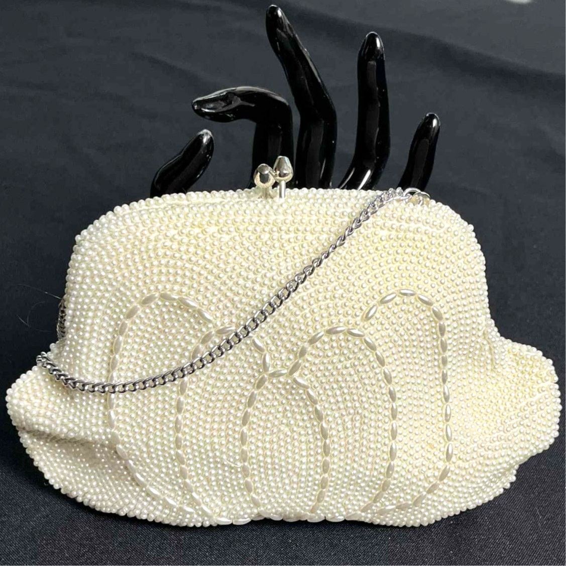 Other Vintage Cream Beaded Clutch Size ONE SIZE - 1 Thumbnail