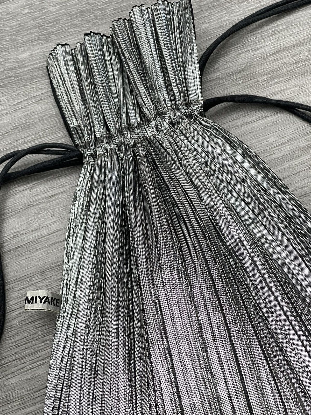 Issey Miyake × Japanese Brand × Vintage Issey Miyake pleated backpack and handle bag Size ONE SIZE - 9 Thumbnail