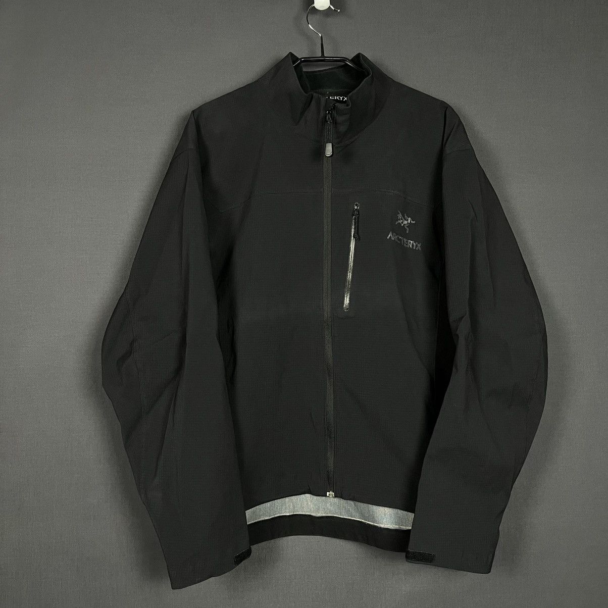 Arc'teryx Arc'Teryx light jacket black nylon rare vintage men’s size L Size US L / EU 52-54 / 3 - 1 Thumbnail