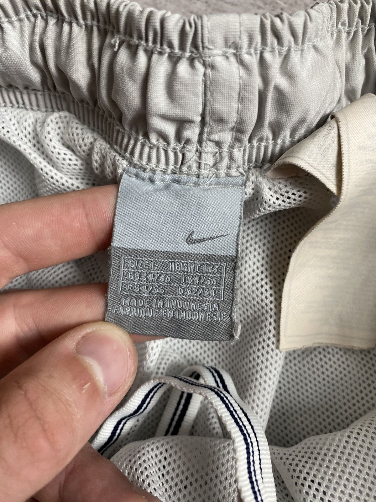 Nike Nike Vintage Shorts Size US 34 / EU 50 - 8 Thumbnail