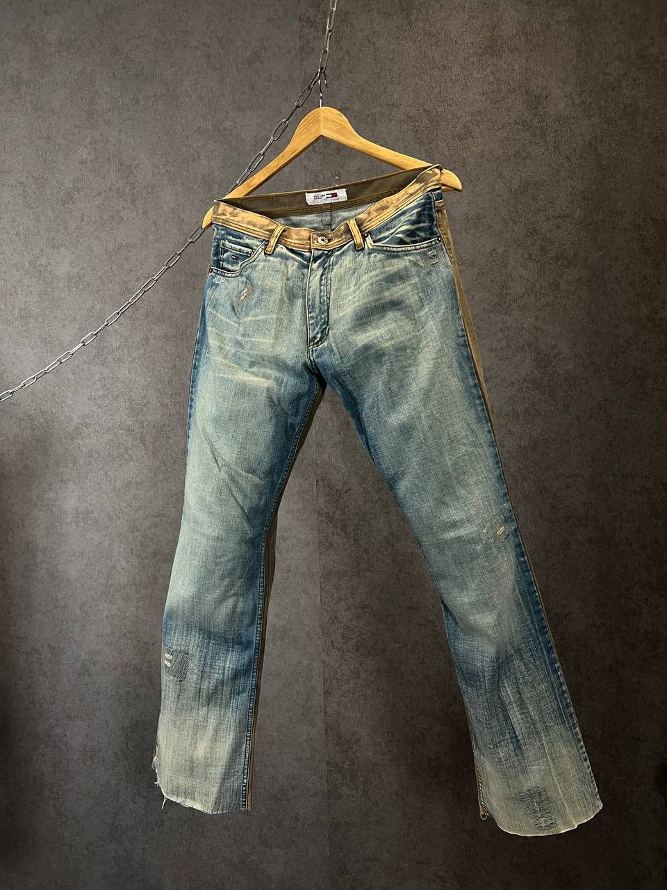 Tommy Hilfiger Tommy Hilfiger vintage designer distressed jeans Size US 31 - 1 Thumbnail