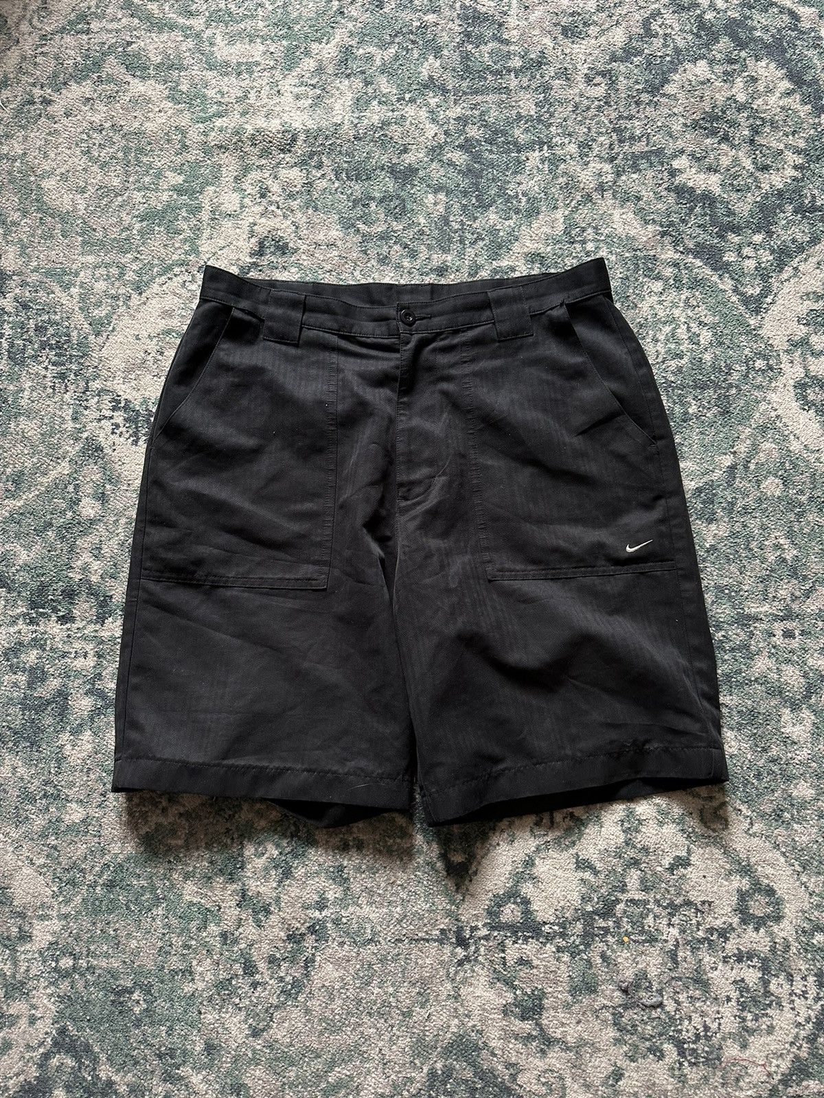 Nike VINTAGE NIKE SWOOSH BAGGY JORTS SHORTS Y2K L Size US 34 / EU 50 - 1 Thumbnail