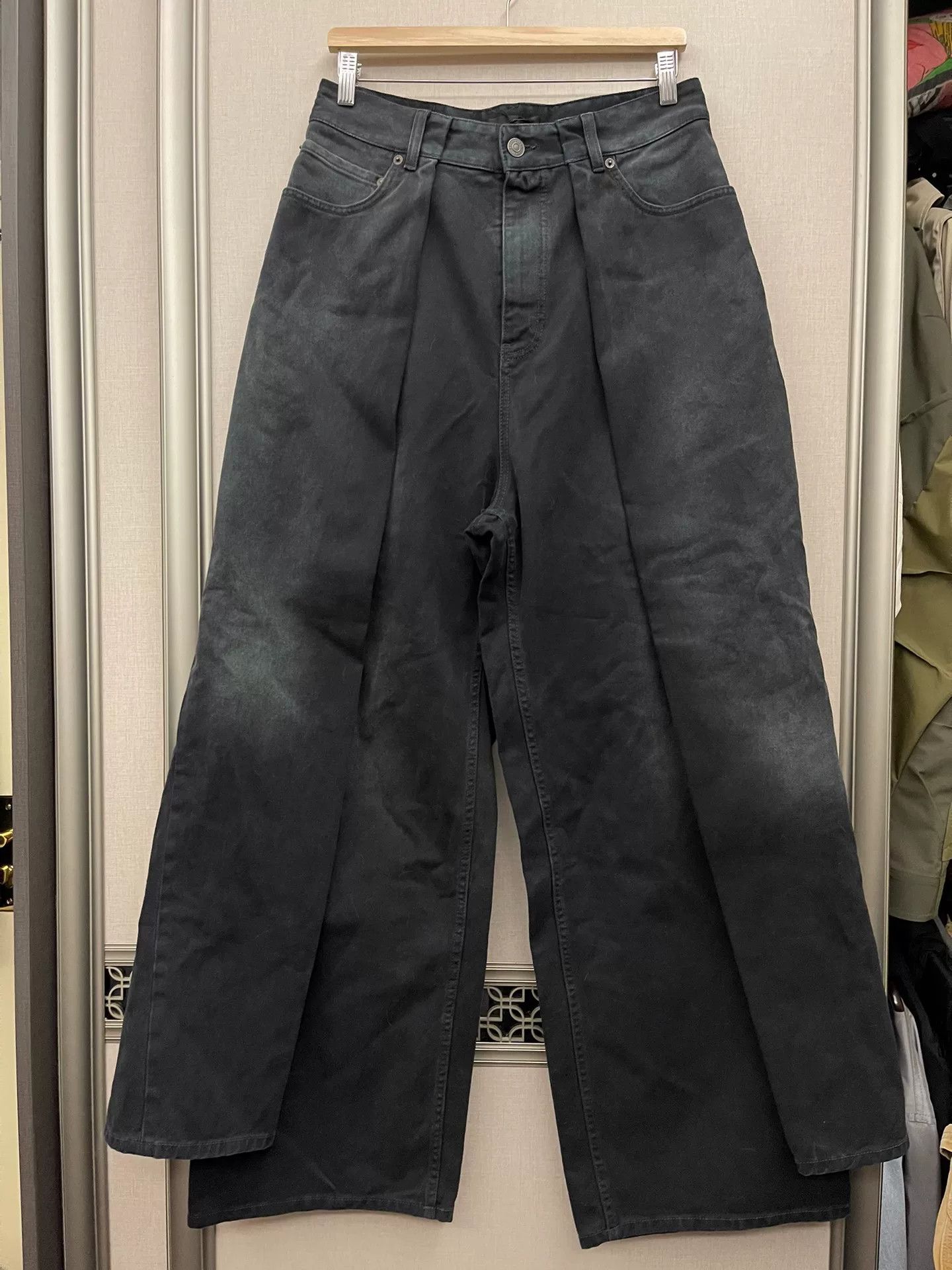 Balenciaga balenciaga baggy black wide-leg jeans Size US 26 / EU 42 - 1 Thumbnail