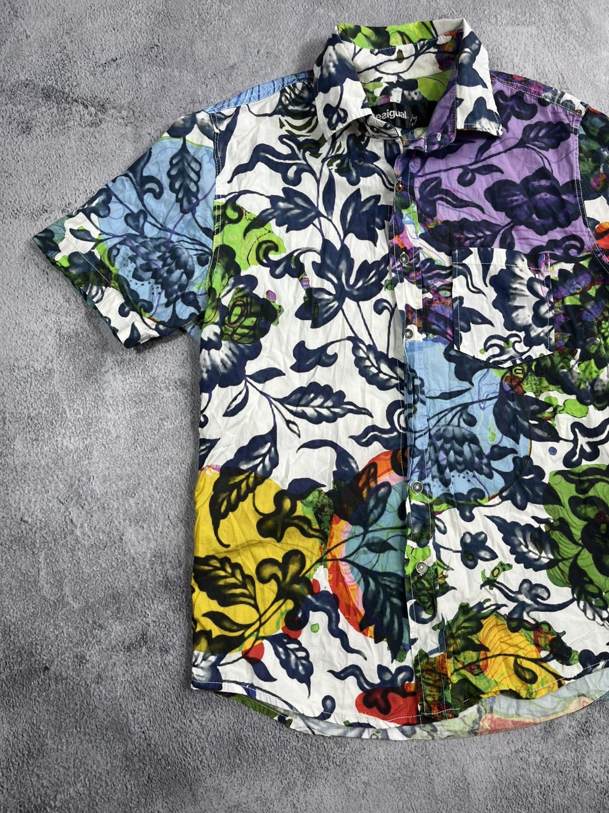 Vintage Vintage Y2K Desigual Hawaiian short sleeve shirt size M Size US M / EU 48-50 / 2 - 2 Thumbnail