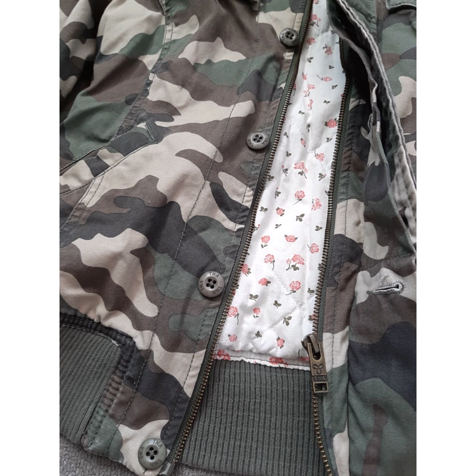 TNA TNA Jacket Womens M Insulated Camouflage Full Zip Hooded Cotton Multicolor Full Zip Camouflage Jacket Womens M Size M / US 6-8 / IT 42-44 - 5 Thumbnail
