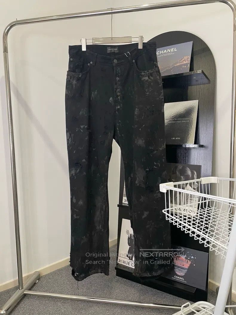 Balenciaga Balenciaga size M Solid Color Distressed Ripped Dirty Loos Size US 27 - 1 Thumbnail