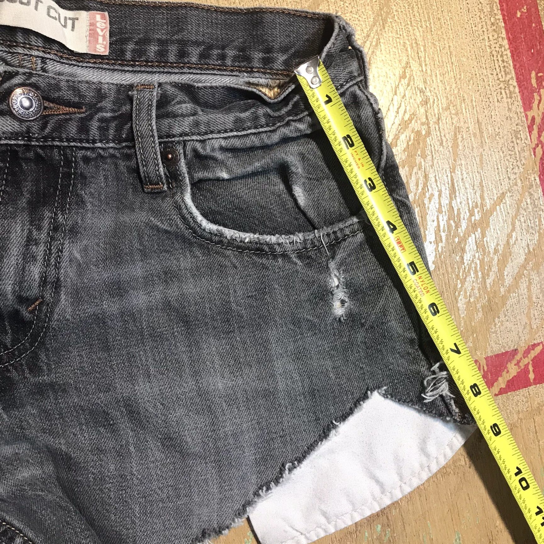 Levi's VINTAGE Levi's 527 Cut-Off Shorts Denim Woman 28 Black 90s Raw Hems 5-Pocket Shape Ladies Size 28" / US 6 / IT 42 - 7 Thumbnail