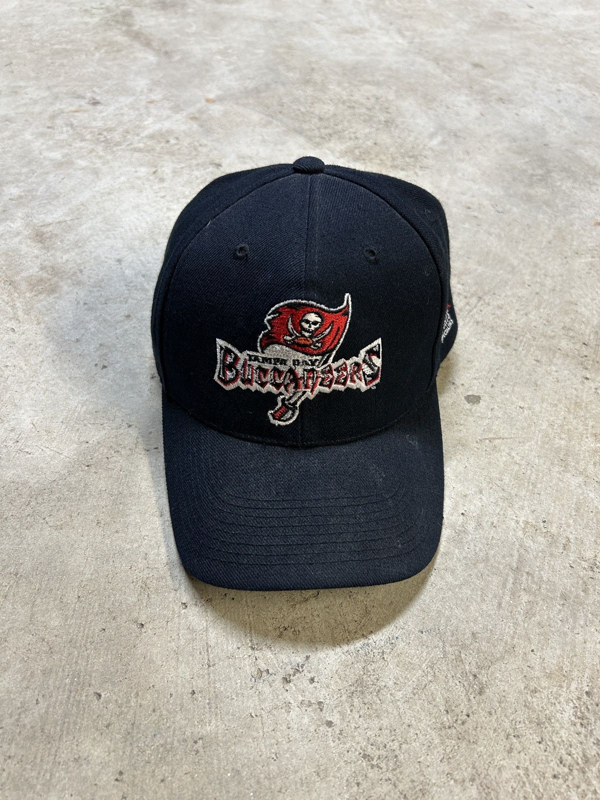 Vintage Sports Specialties Single Script popular Tampa Bay Buccaneers Snapback Hat NFL