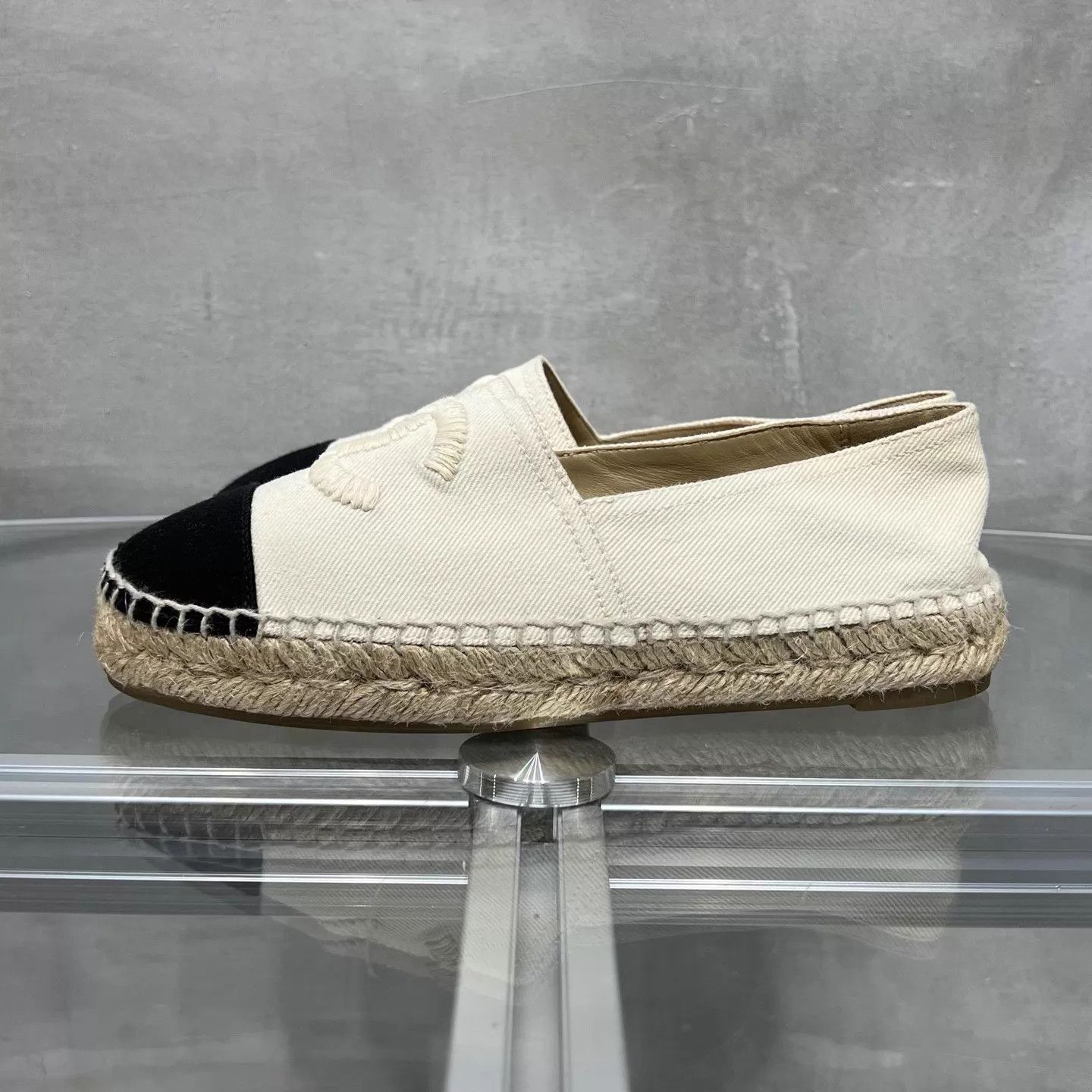 Chanel Chanel Cream Fisherman Shoes 36 EU Size US 5.5 / IT 35.5 - 3 Thumbnail