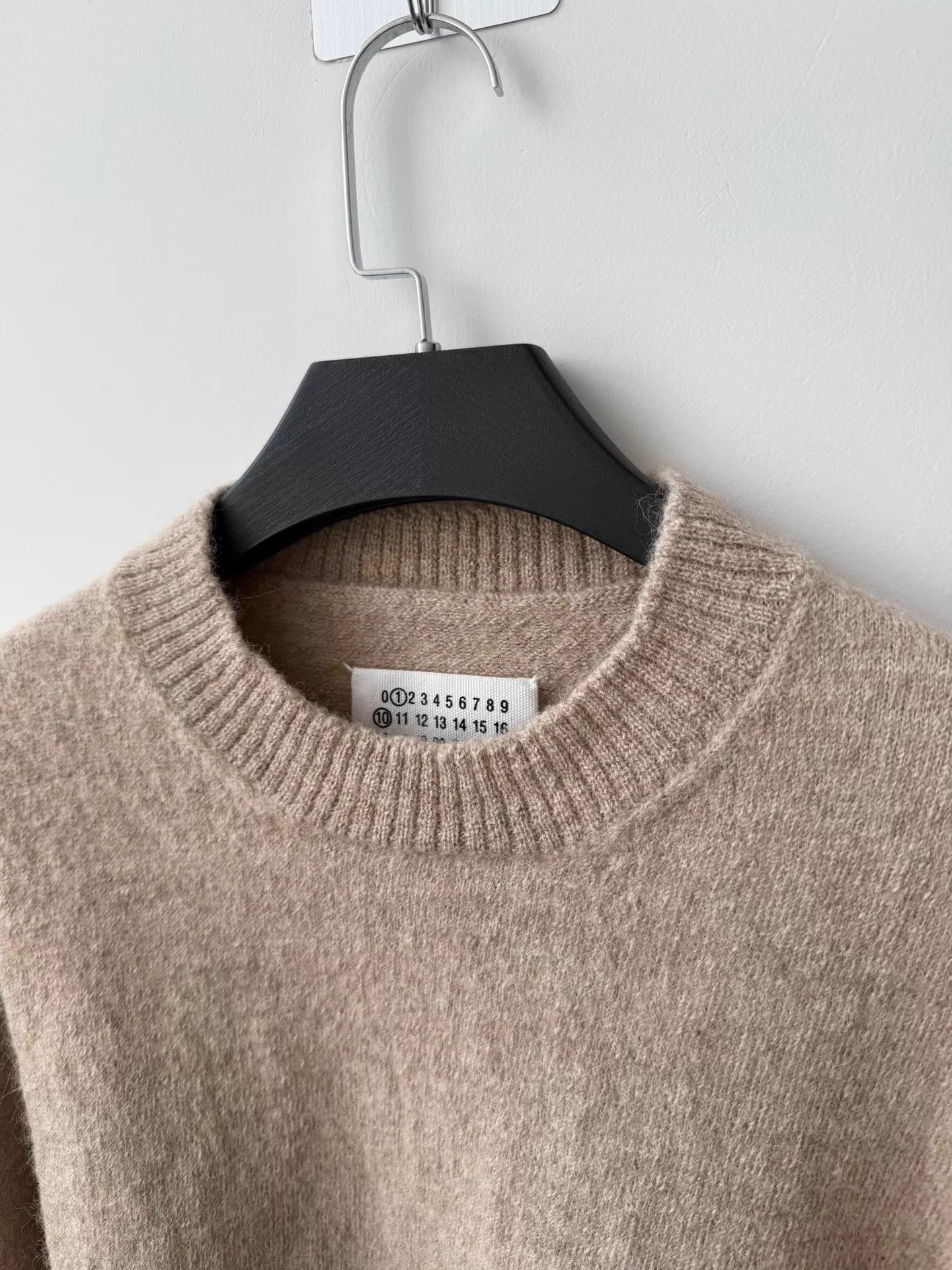 Maison Margiela Maison Margiela F/W22 Wool Sweater Light Khaki S Old Money Size S / US 4 / IT 40 - 4 Thumbnail