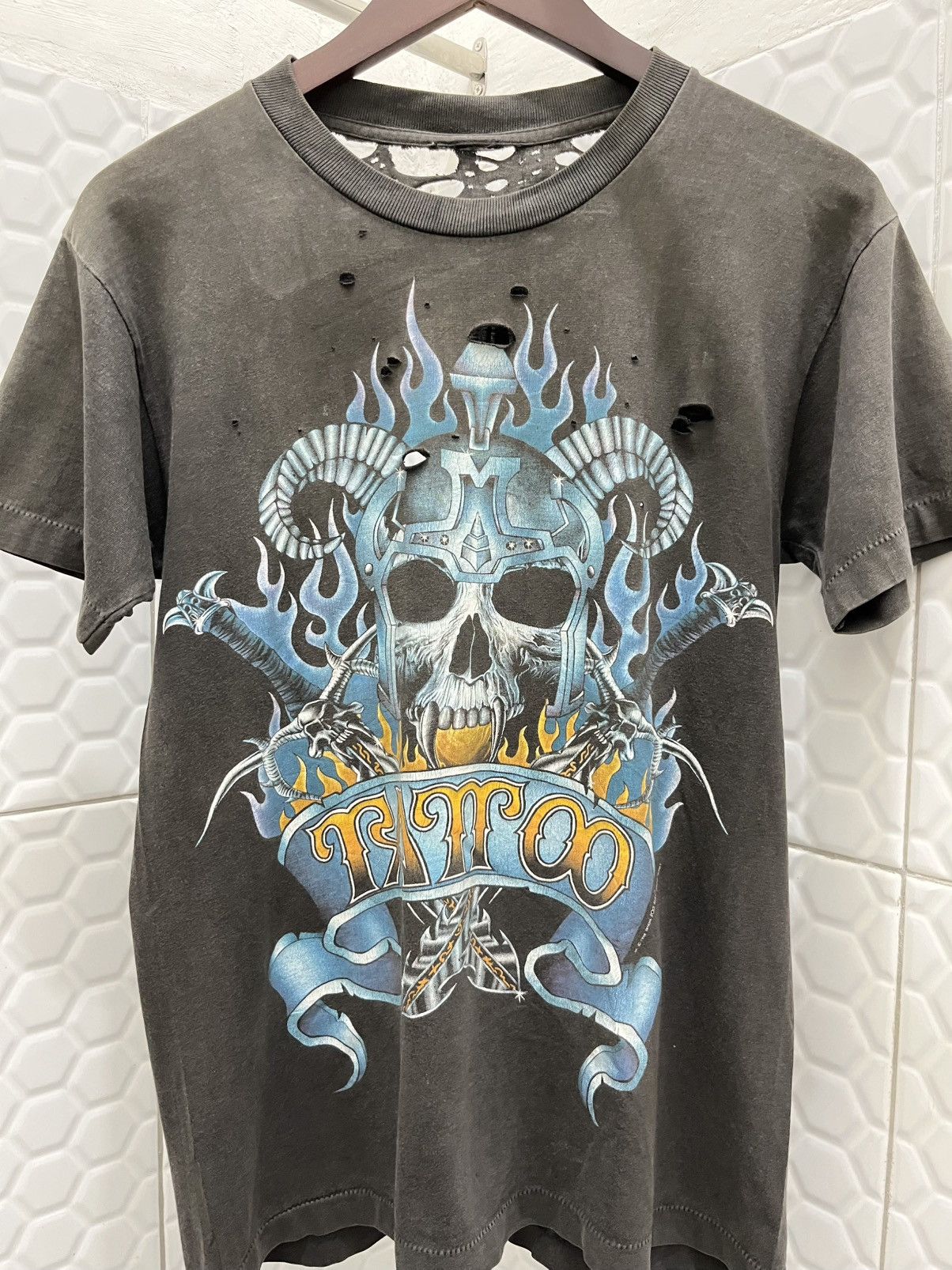 Vintage Vintage 90's Thrashed Sun Faded Skull Tatto Tee Size US M / EU 48-50 / 2 - 7 Thumbnail