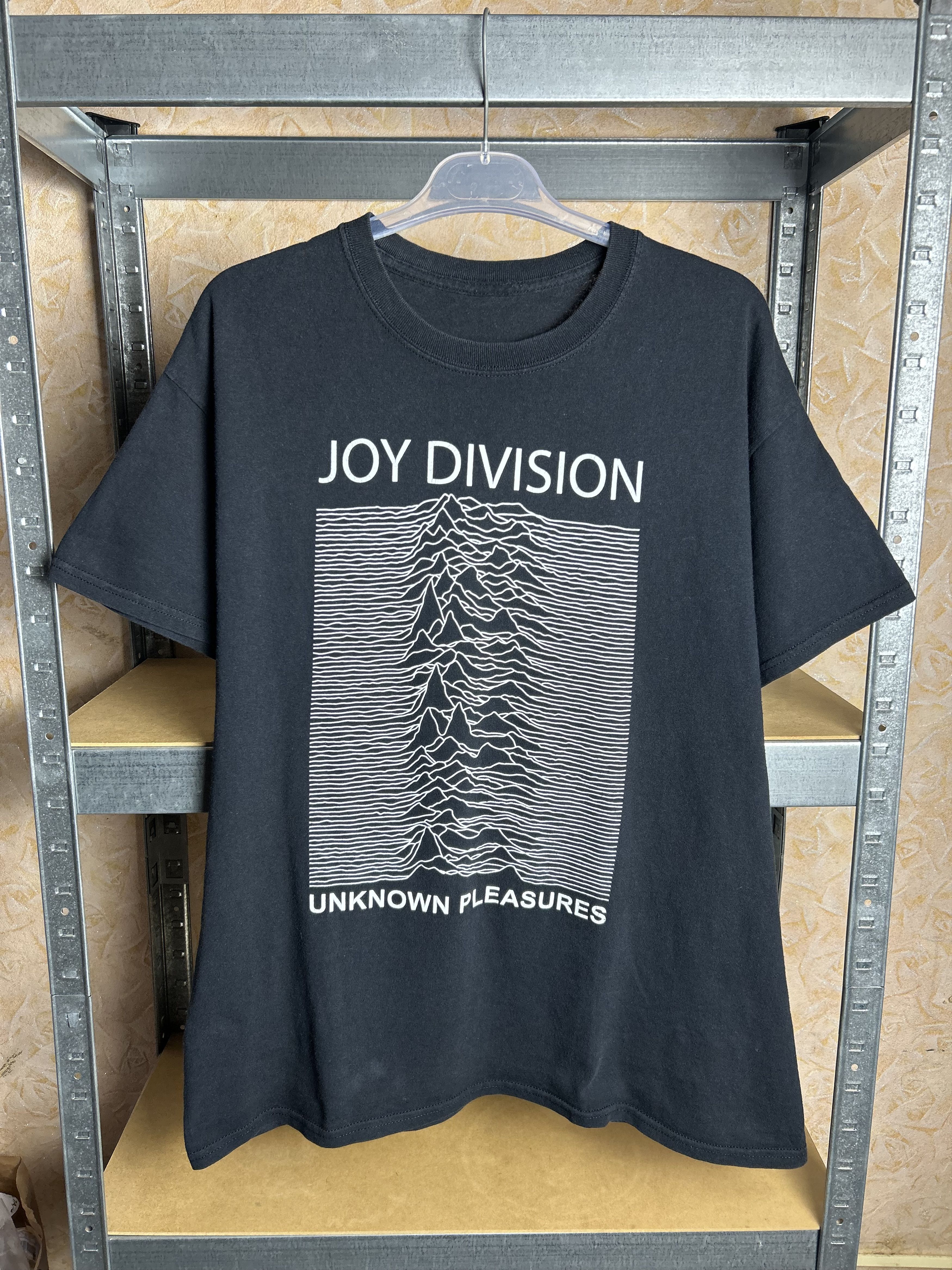 Band Tees Vintage 2000s Joy Division Rock Band T-shirt Size US L / EU 52-54 / 3 - 1 Thumbnail