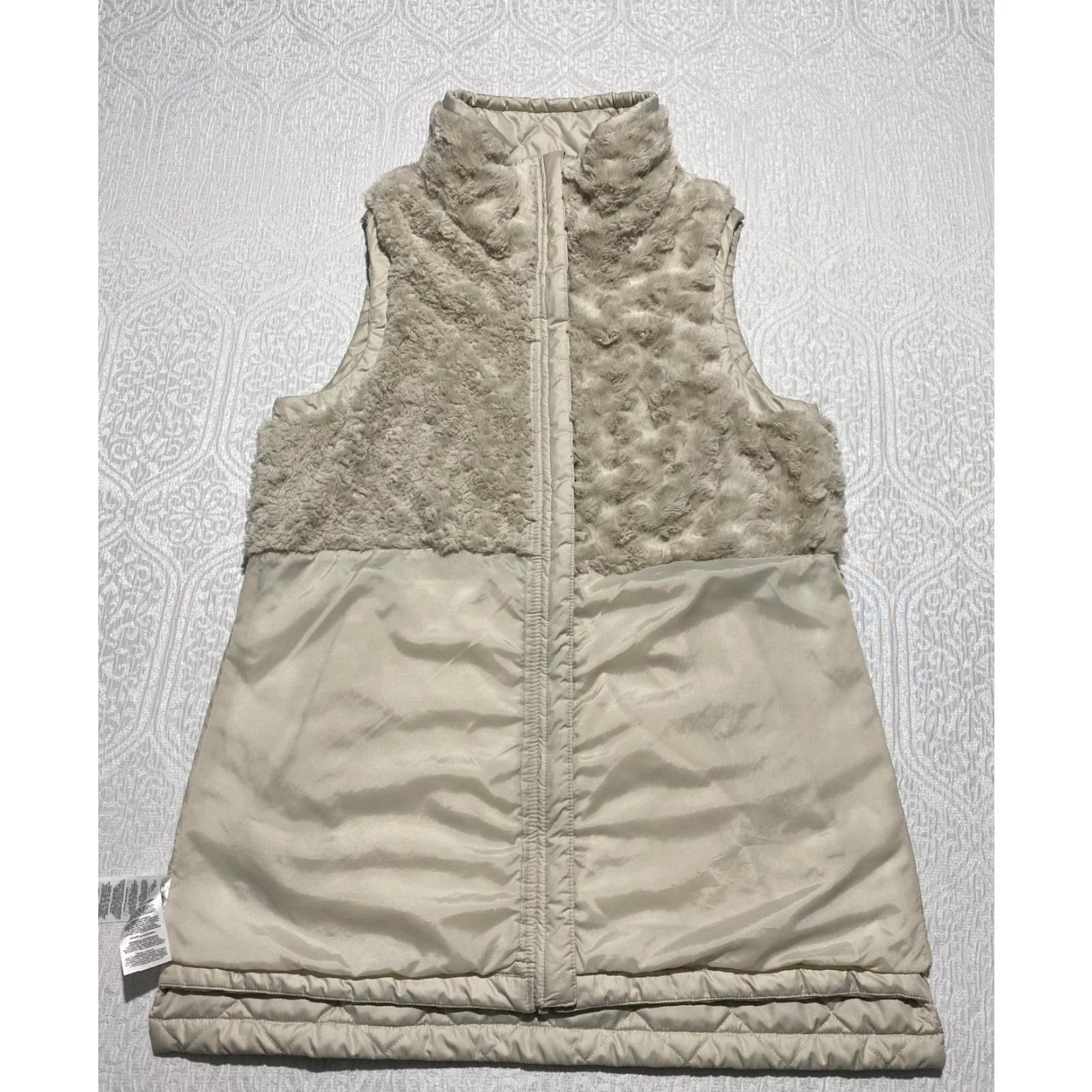 Vintage Columbia Vest Womens M Beige Quilted Sherpa Lined Insulated Drawcord Zip Pockets Logo Casual Travel Fall Winter Size M / US 6-8 / IT 42-44 - 4 Thumbnail