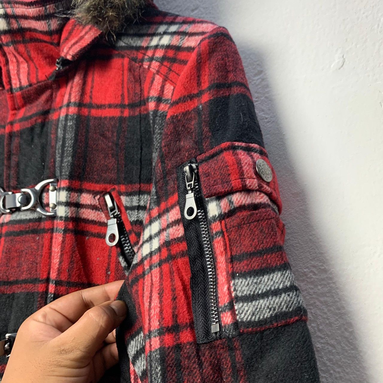 In The Attic "In The Attic" Red Tartan Hooded Wool Duffle Coat Size US M / EU 48-50 / 2 - 8 Thumbnail
