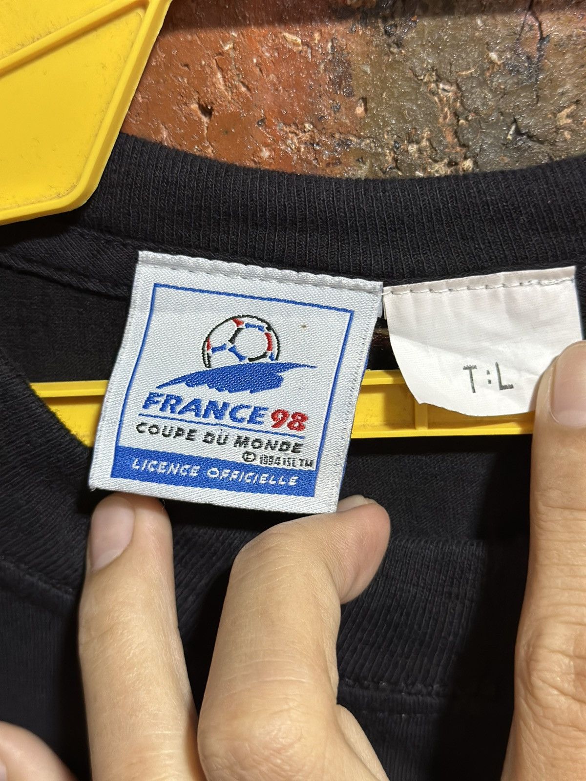 Vintage Vintage France 98 Coupe De monde Faded Tee Size US L / EU 52-54 / 3 - 6 Thumbnail