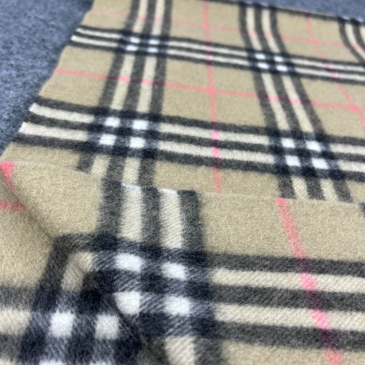 Burberry Burberry Scarf / Muffler / Neckwear T1110 Size ONE SIZE - 6 Thumbnail
