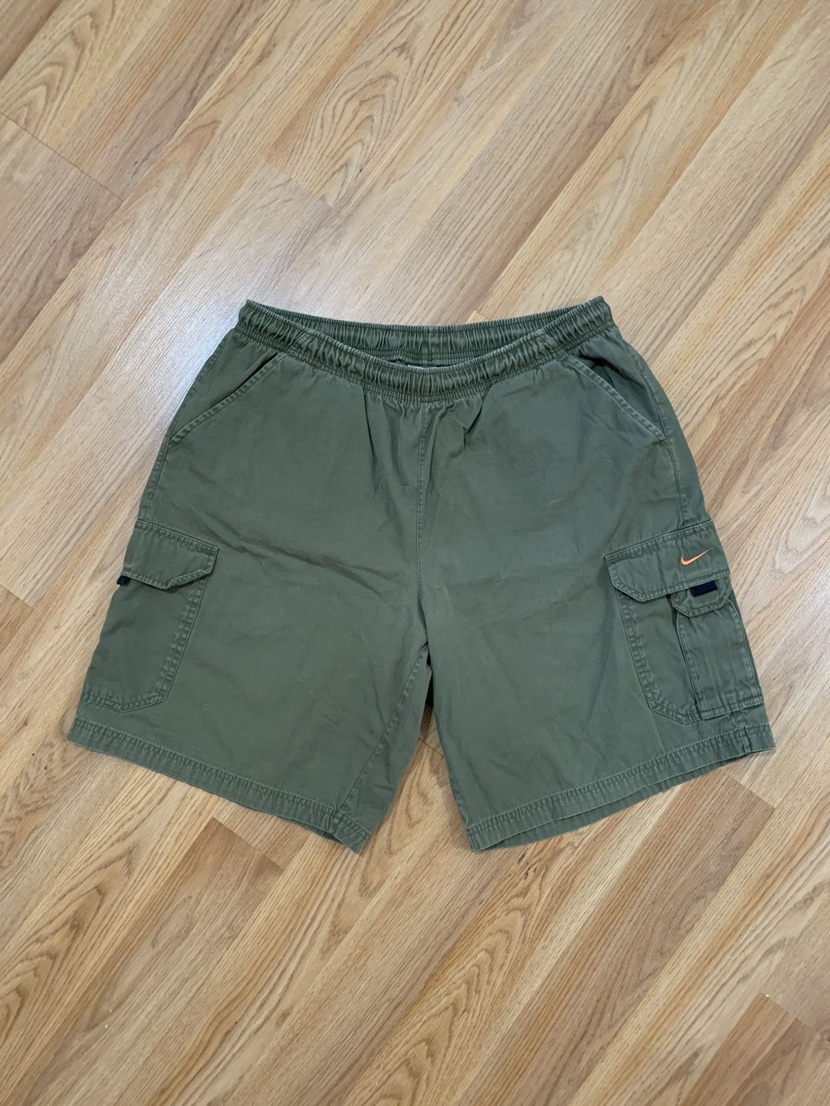 Sz L- Y2K Nike Club Cargo Shorts Elastic Waist Silver Tag
