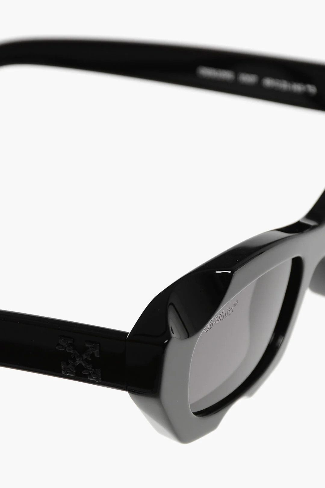 Off-White og1mm0426 Size: OS / Oval Sunglasses in Black Size ONE SIZE - 4 Thumbnail