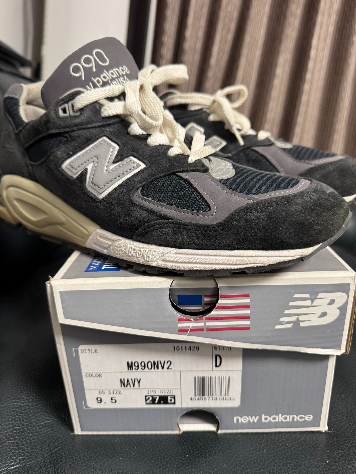 New Balance NewBalance M990V2 Navy Size US 9.5 / EU 42-43 - 1 Thumbnail