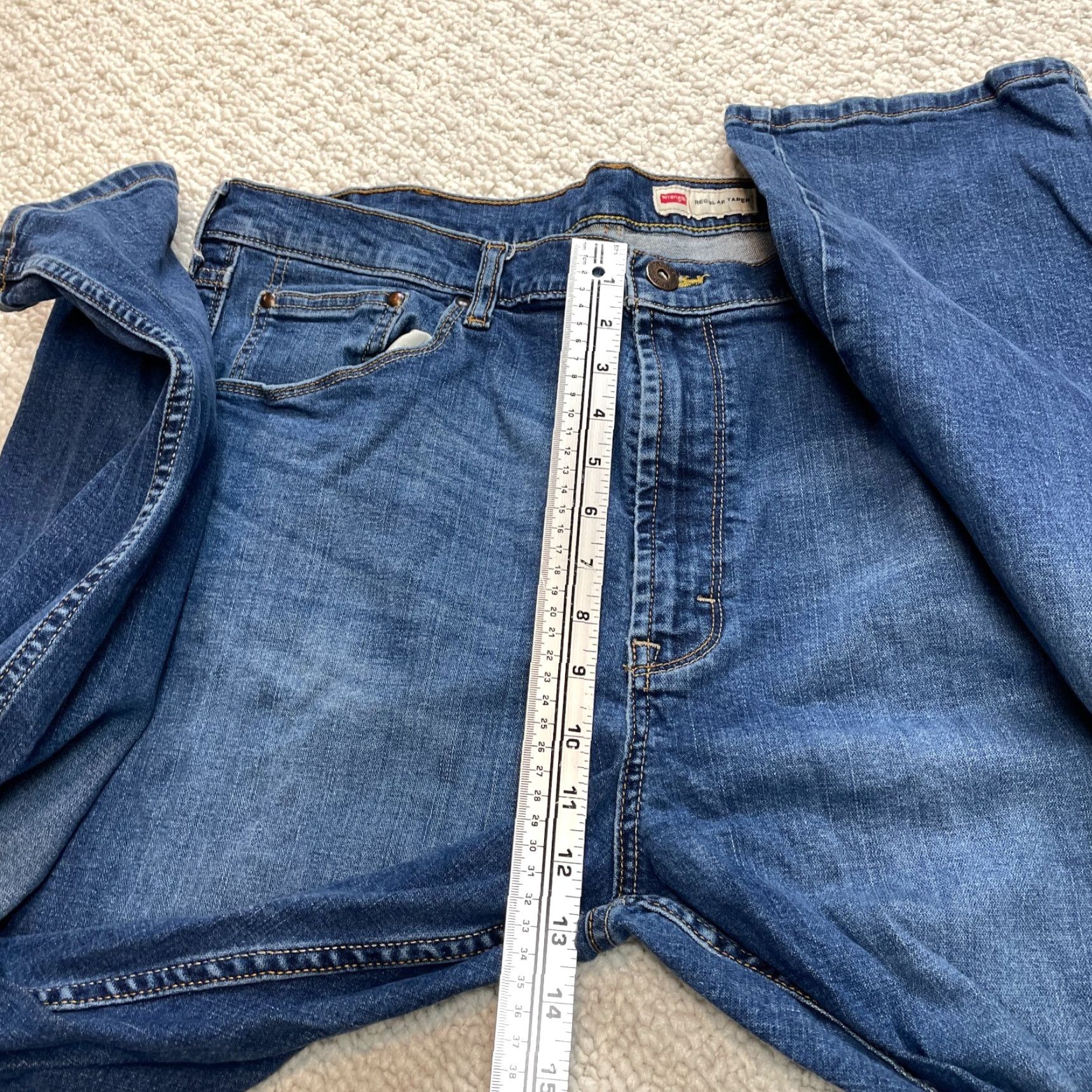 Wrangler Wrangler Jeans Regular Taper Mens Size 40 X 32 Medium Wash Denim High Rise Solid Size US 40 / EU 56 - 4 Thumbnail